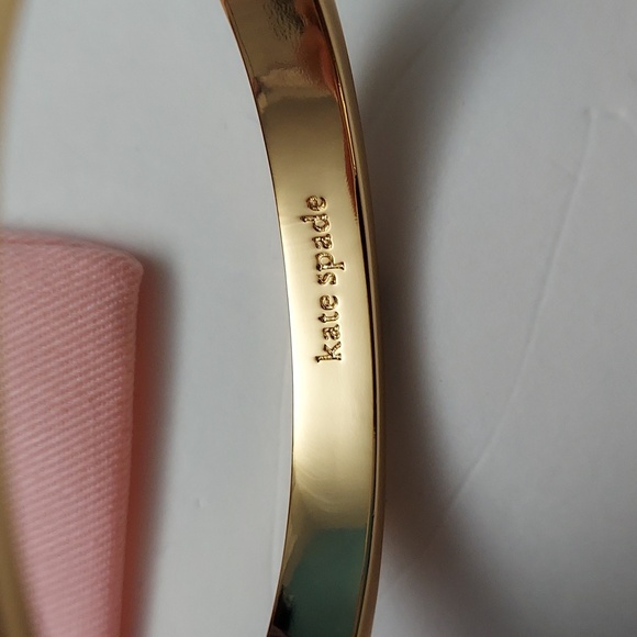 Kate Spade Heritage Bloom Hinged Bangle - Picture 11 of 12